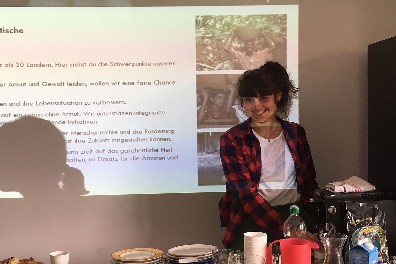 Kaffee & Kuchen bei der Kleidertauschparty